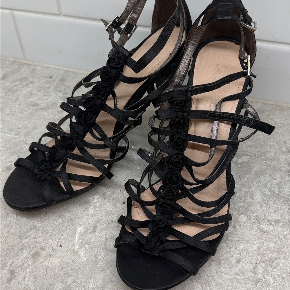 Women’s Black Rosebud Strappy Heels. Dress shoes. Size 10
